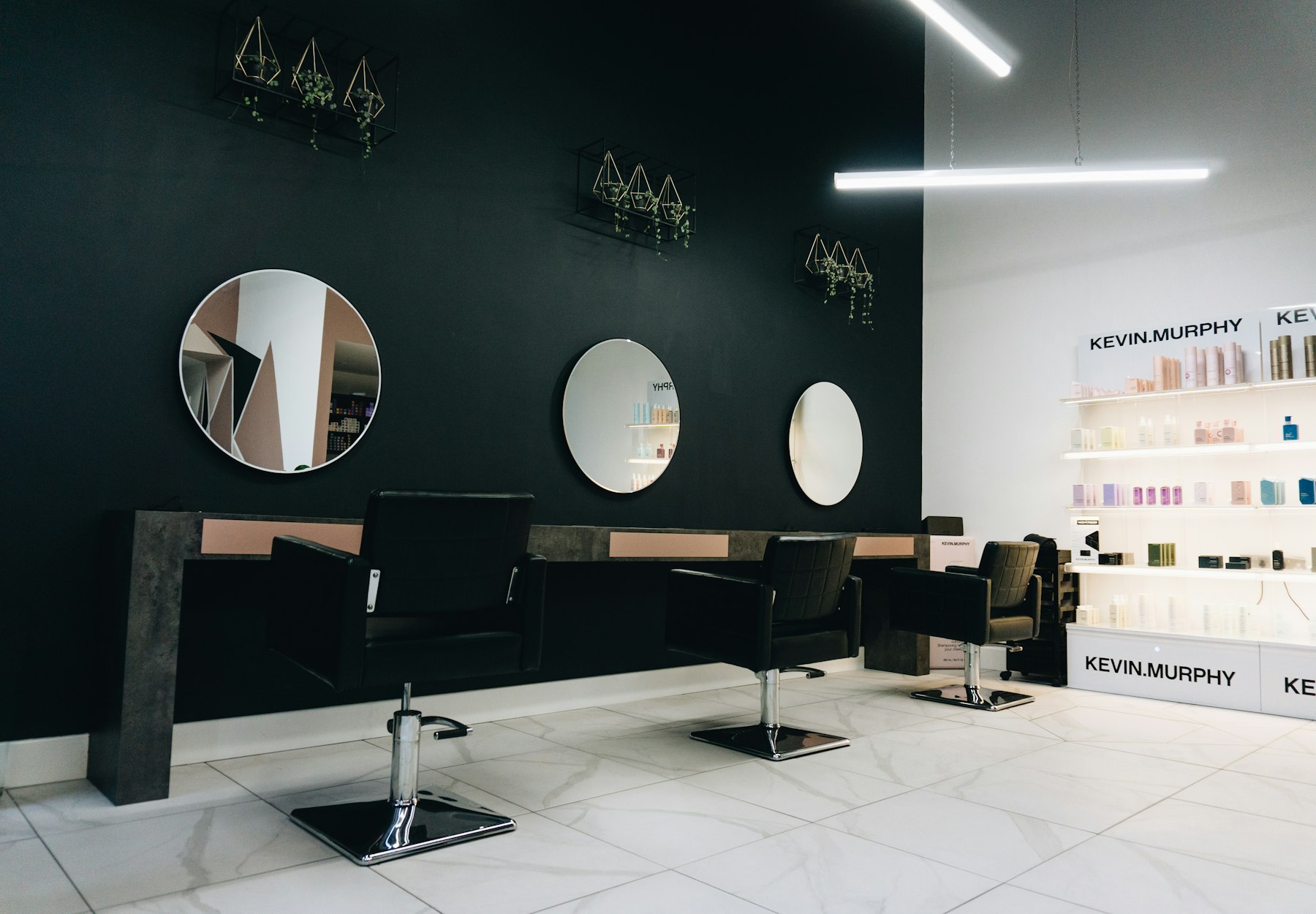 hair atelier Luce の店内